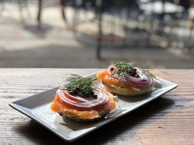 Bagel w/ Lox.